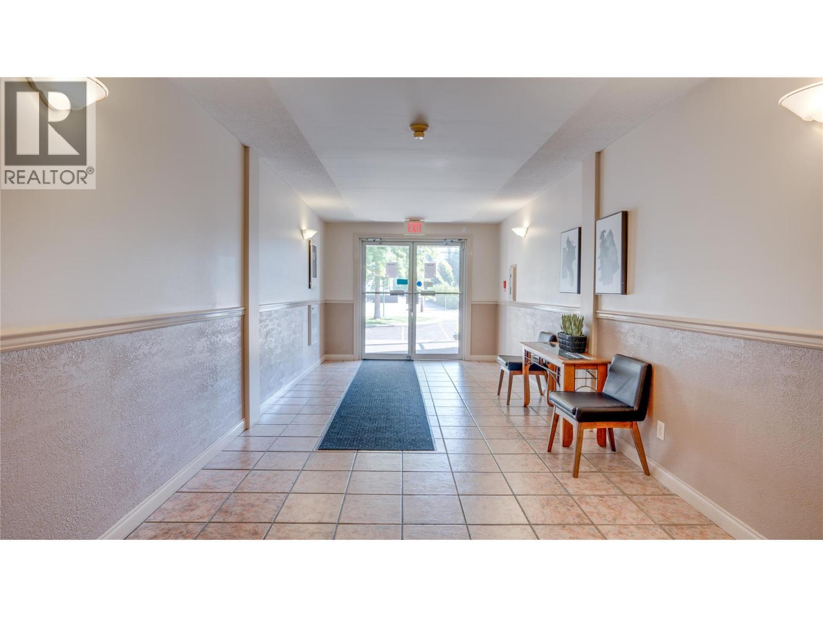 1002 Riverside Avenue Unit# 111, Sicamous, BC - Indoor Photo Showing Other Room