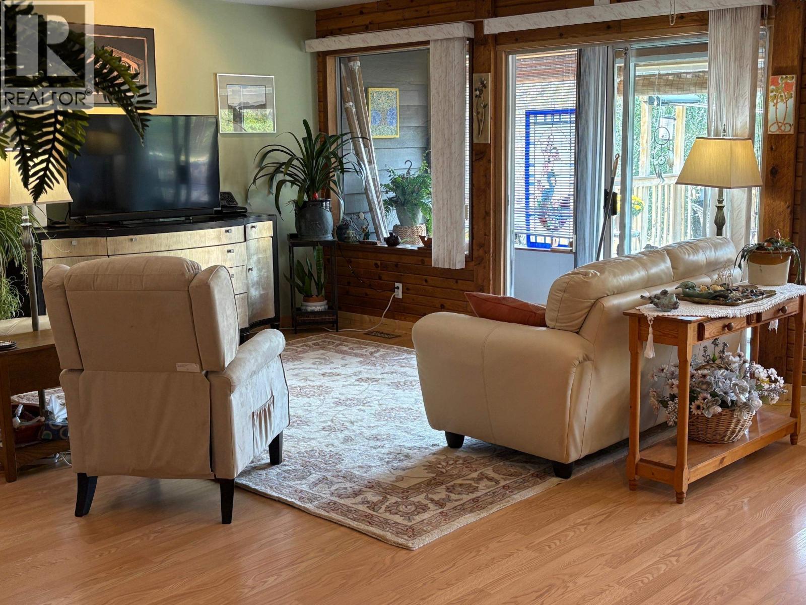 5199 Kallum Drive, 108 Mile Ranch, BC - Indoor