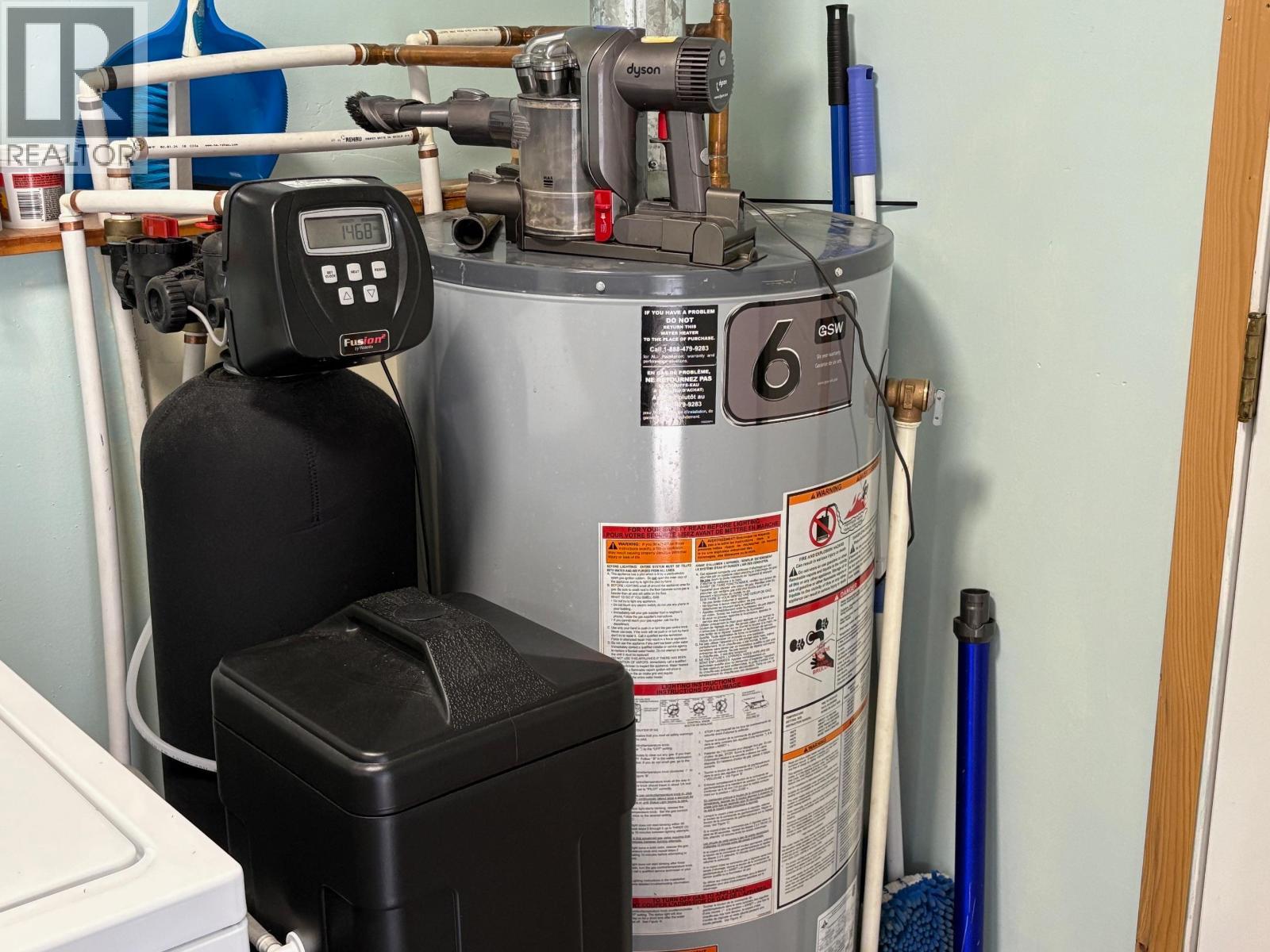 5199 Kallum Drive, 108 Mile Ranch, BC - Indoor Photo Showing Basement