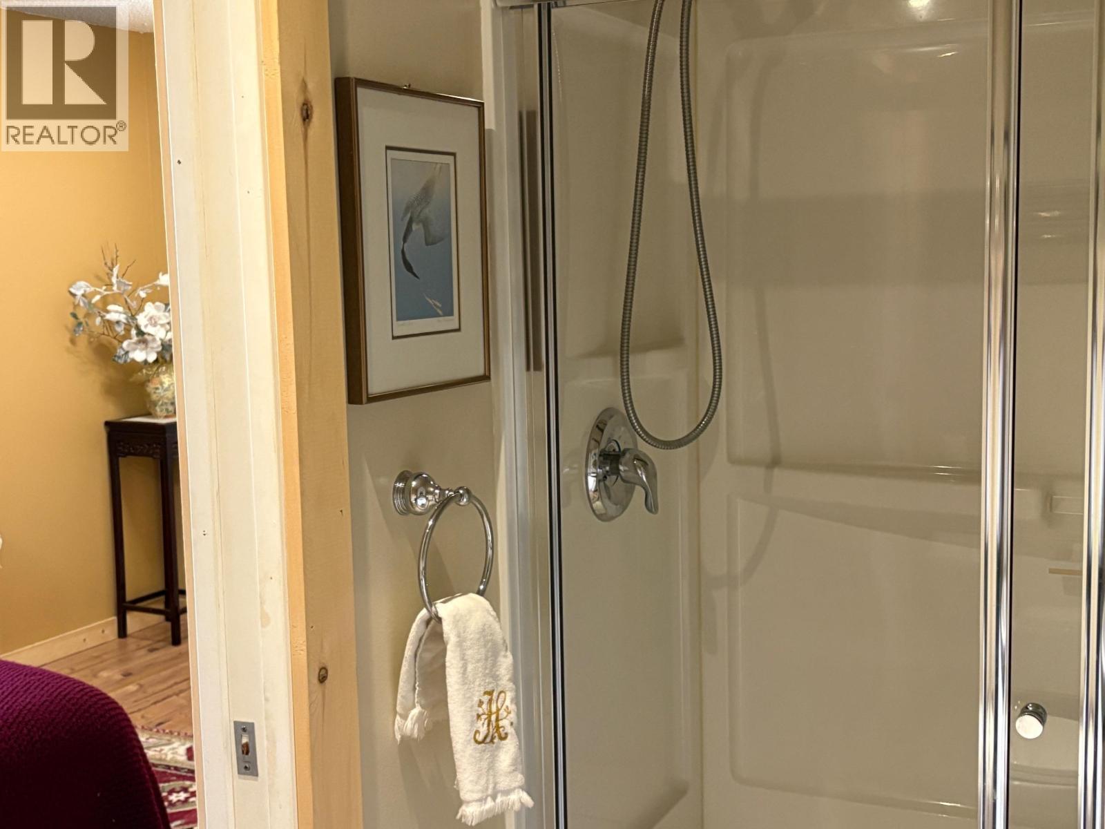 5199 Kallum Drive, 108 Mile Ranch, BC - Indoor Photo Showing Bathroom