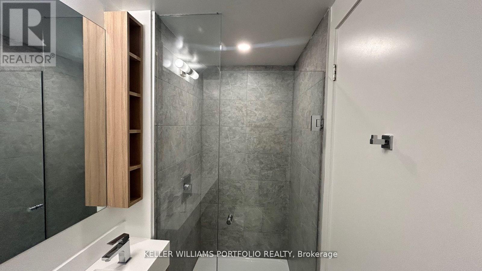 4212 - 82 Dalhousie Street, Toronto, ON - Indoor Photo Showing Bathroom