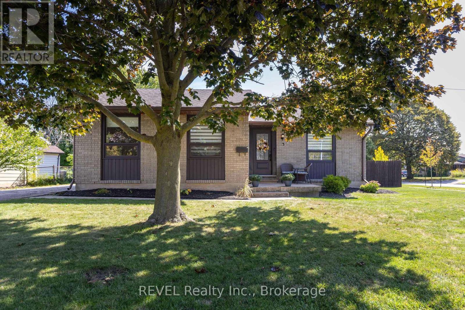 3 Newleaf Crescent, Welland (N. Welland), ON - Outdoor With Facade