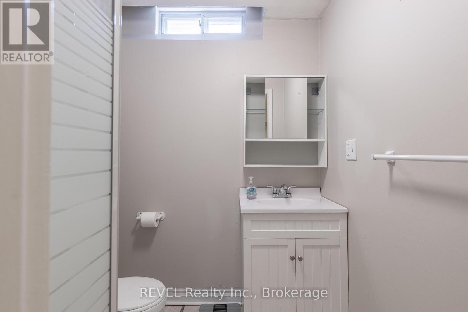 3 Newleaf Crescent, Welland (N. Welland), ON - Indoor Photo Showing Bathroom