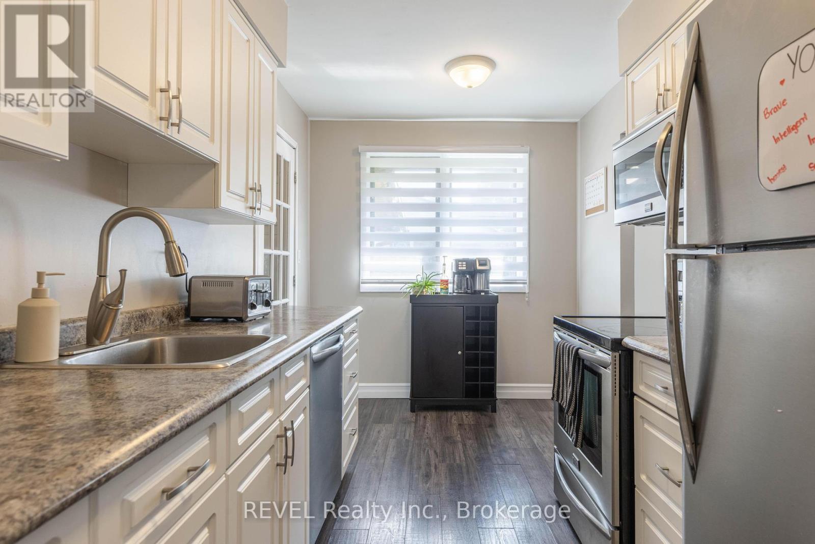 3 Newleaf Crescent, Welland (N. Welland), ON - Indoor Photo Showing Kitchen