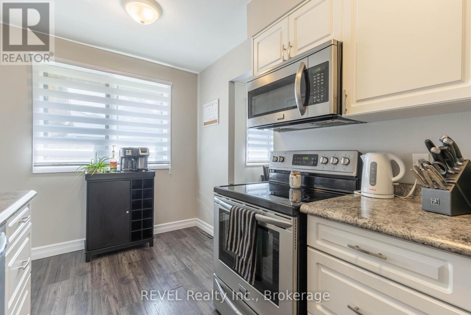 3 Newleaf Crescent, Welland (N. Welland), ON - Indoor Photo Showing Kitchen