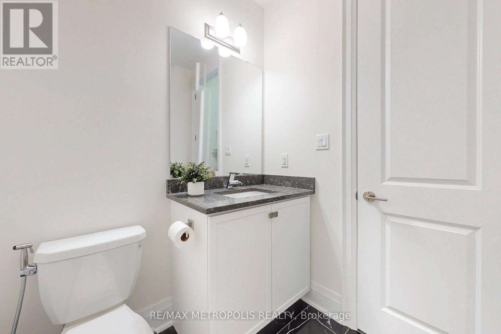 163 Ballantyne Boulevard, Vaughan, ON - Indoor Photo Showing Bathroom