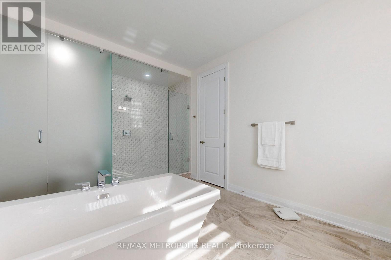 163 Ballantyne Boulevard, Vaughan, ON - Indoor Photo Showing Bathroom