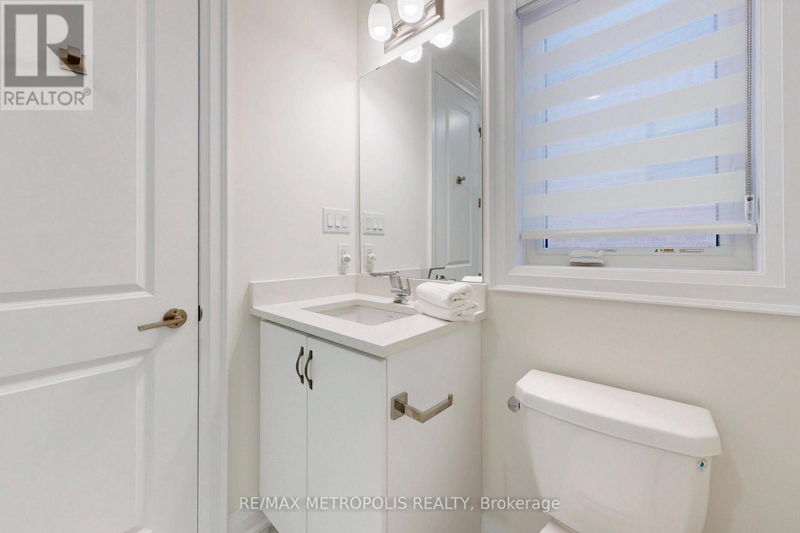 163 Ballantyne Boulevard, Vaughan, ON - Indoor Photo Showing Bathroom