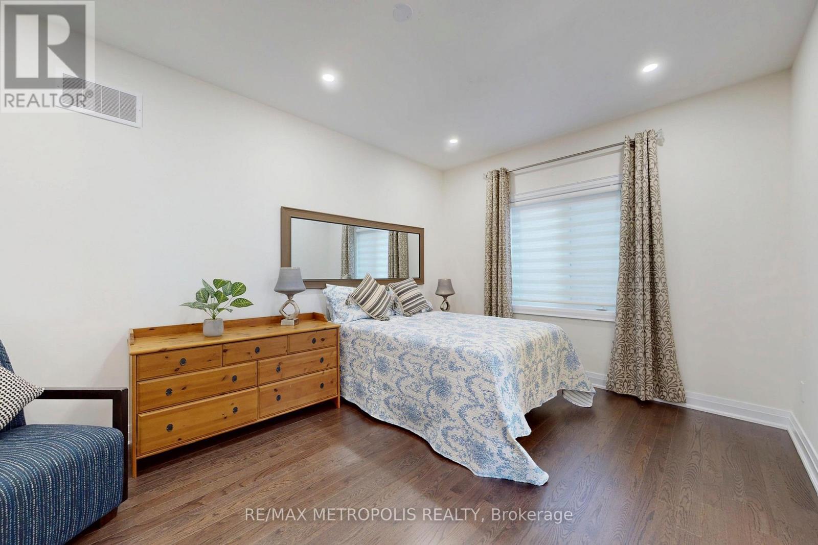 163 Ballantyne Boulevard, Vaughan, ON - Indoor Photo Showing Bedroom