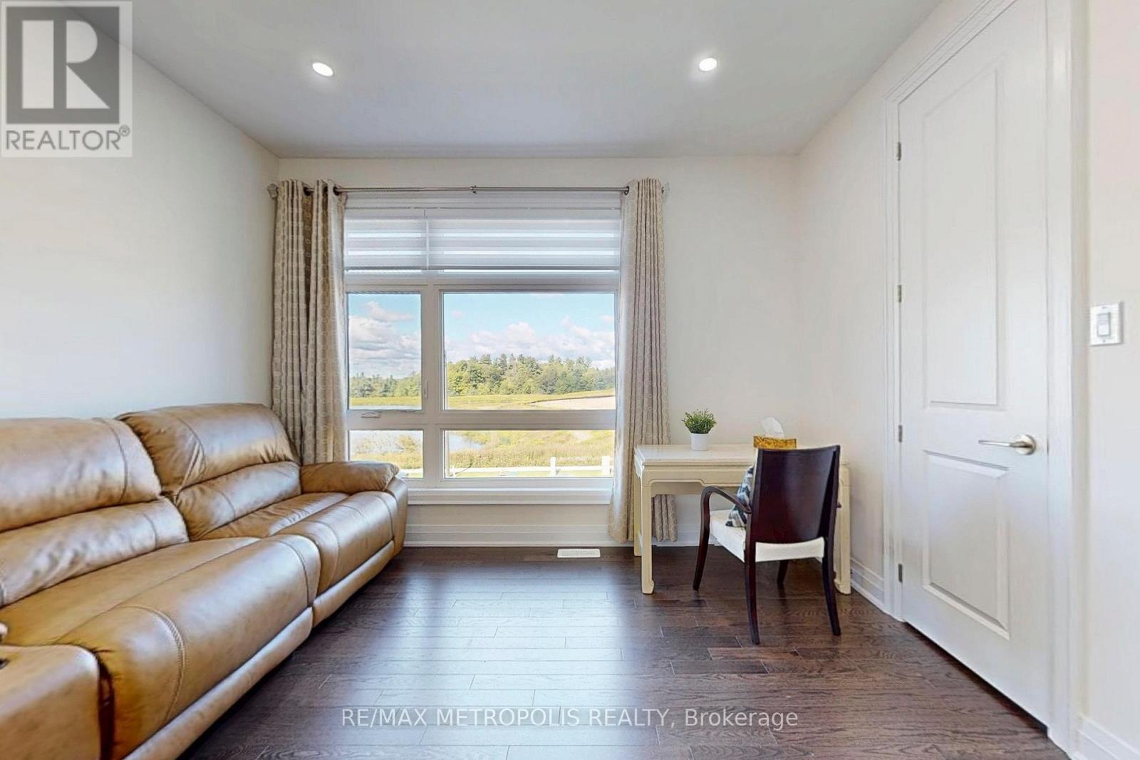 163 Ballantyne Boulevard, Vaughan, ON - Indoor Photo Showing Living Room