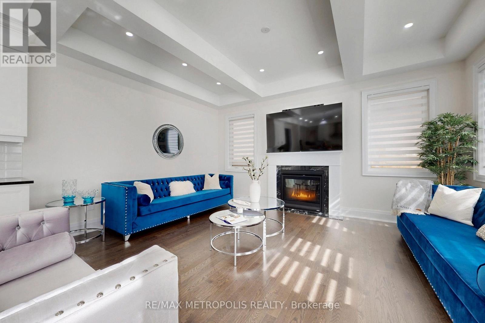 163 Ballantyne Boulevard, Vaughan, ON - Indoor Photo Showing Living Room With Fireplace