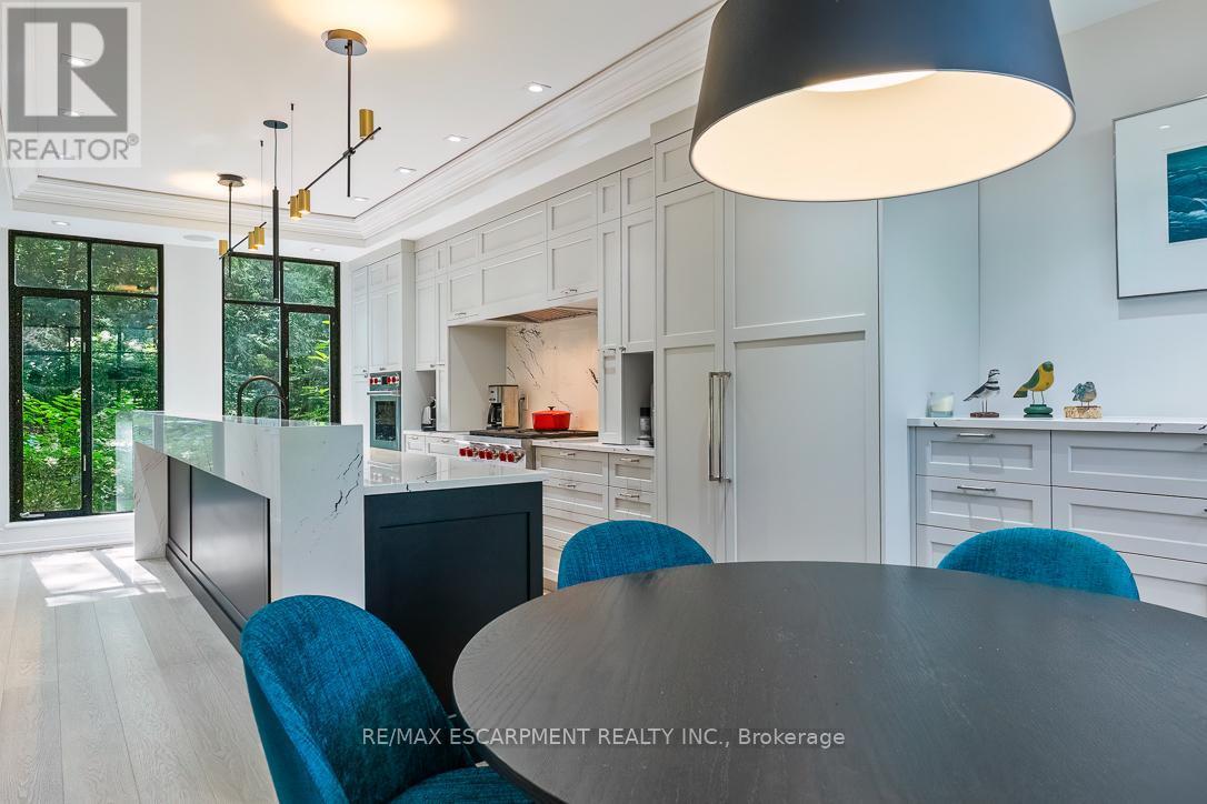 905 Sangster Avenue, Mississauga, ON - Indoor Photo Showing Dining Room