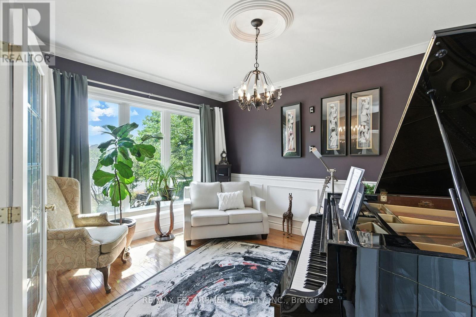 10 Featherstone Avenue, Haldimand, ON - Indoor