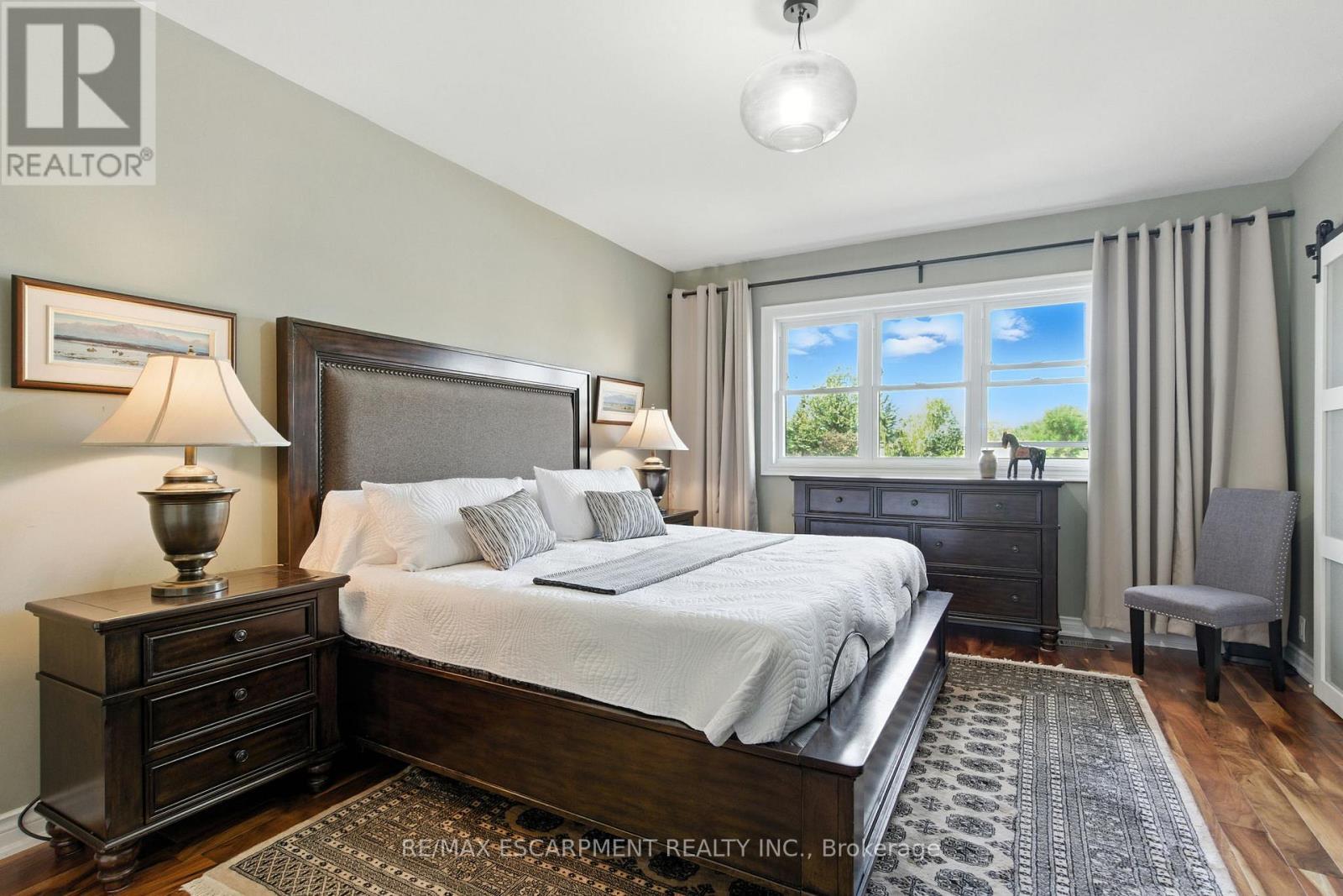 10 Featherstone Avenue, Haldimand, ON - Indoor Photo Showing Bedroom
