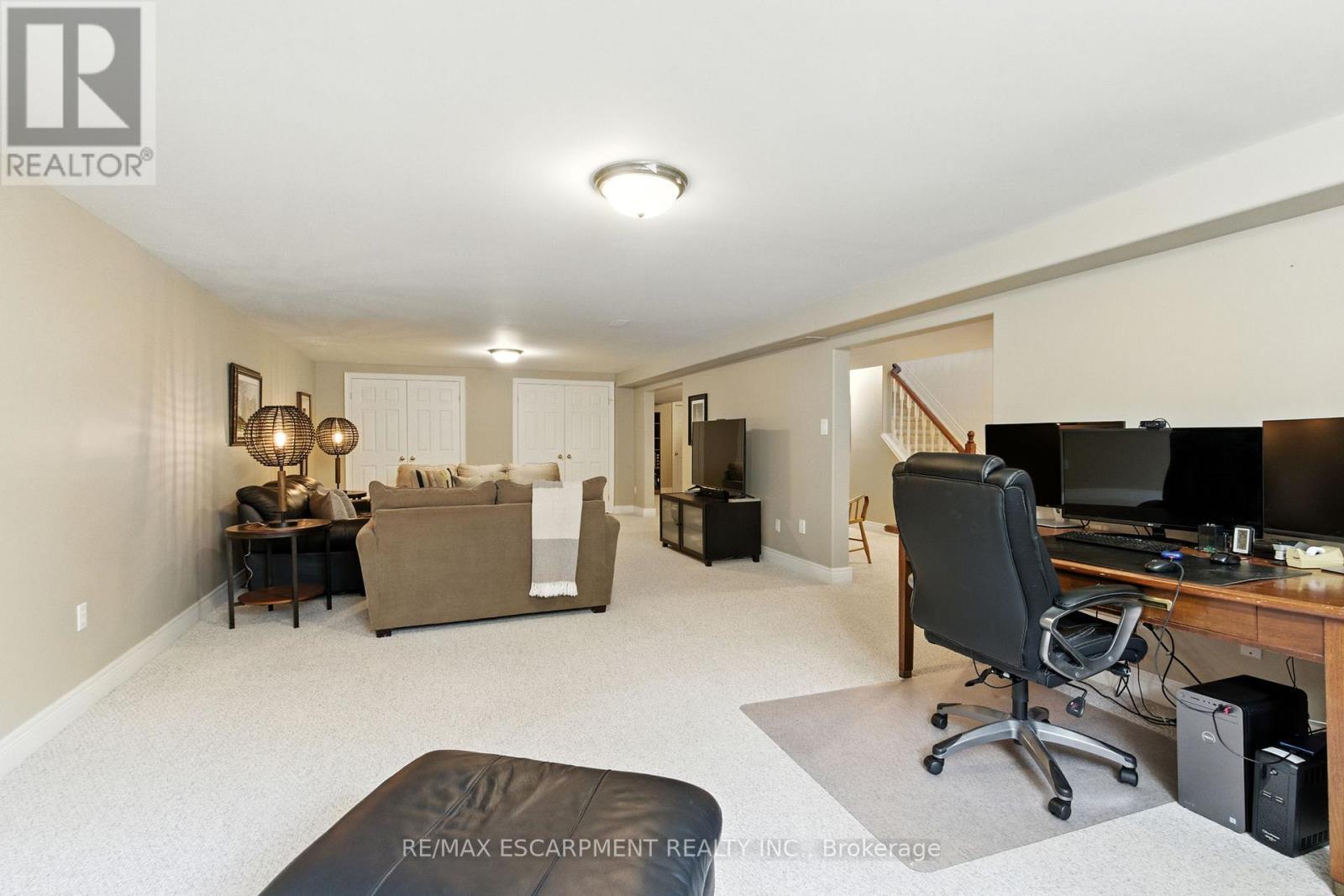 10 Featherstone Avenue, Haldimand, ON - Indoor