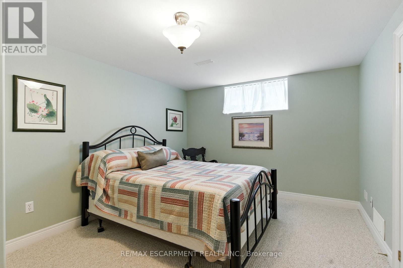 10 Featherstone Avenue, Haldimand, ON - Indoor Photo Showing Bedroom