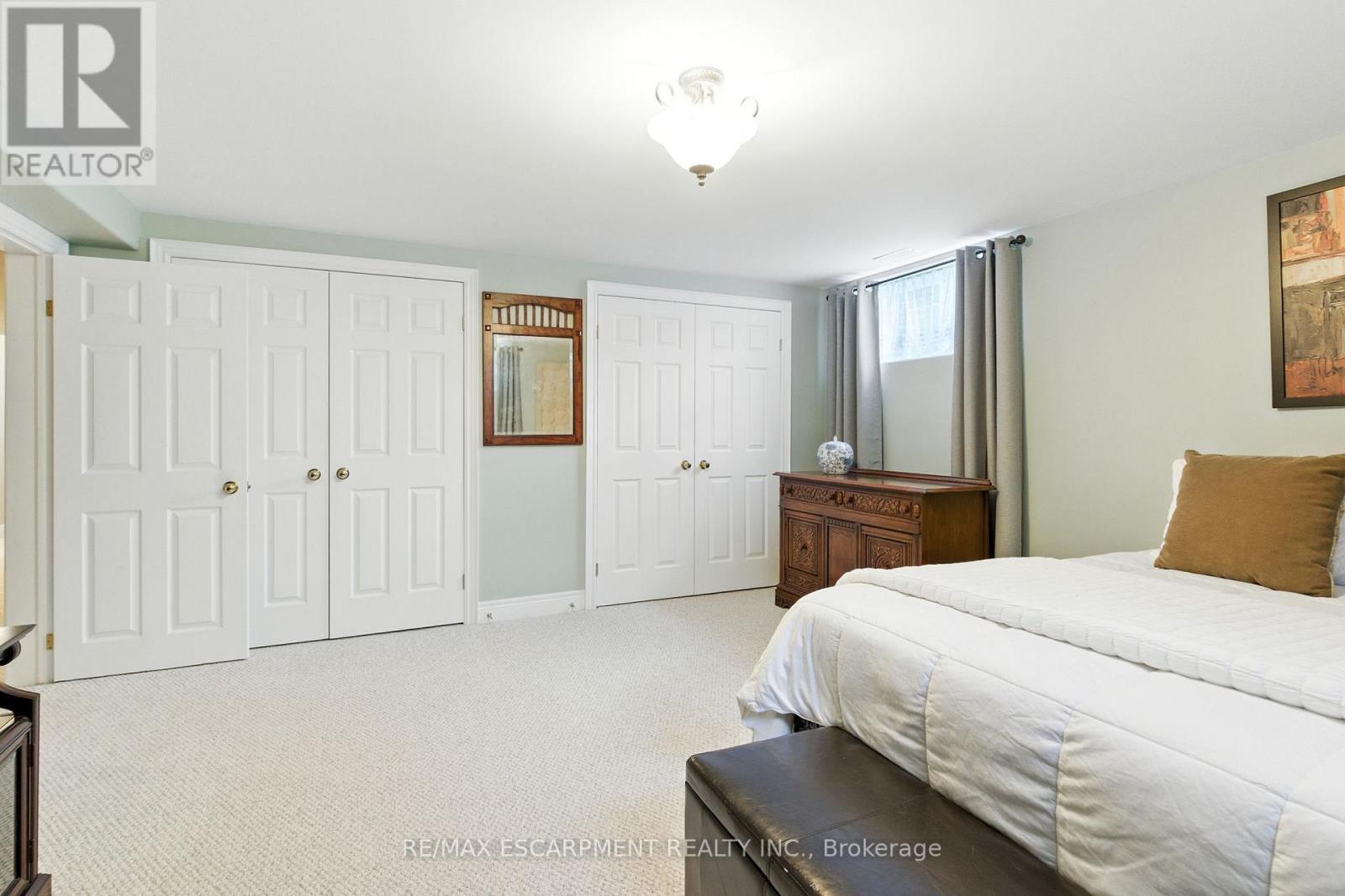 10 Featherstone Avenue, Haldimand, ON - Indoor Photo Showing Bedroom