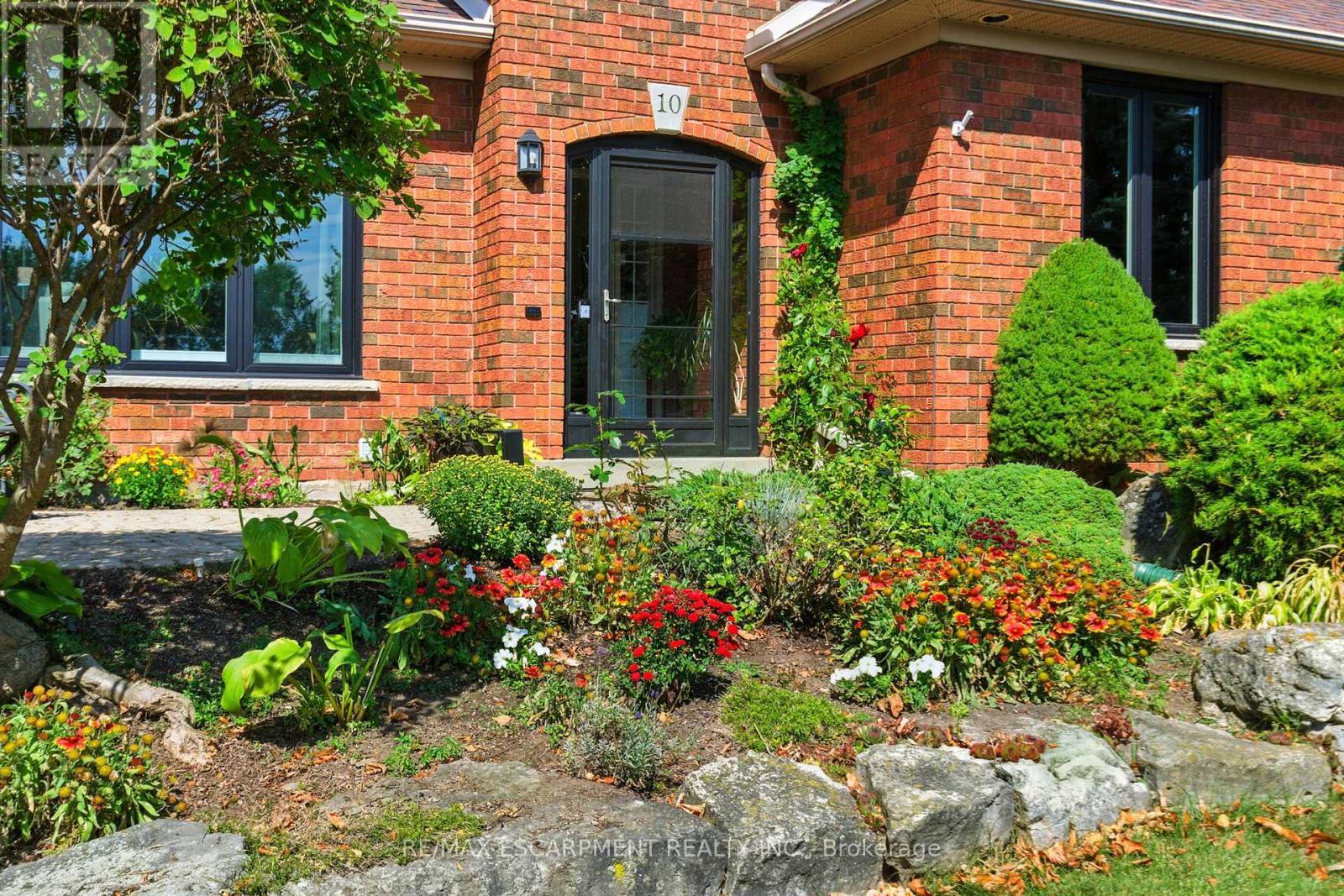 10 Featherstone Avenue, Haldimand, ON - Outdoor