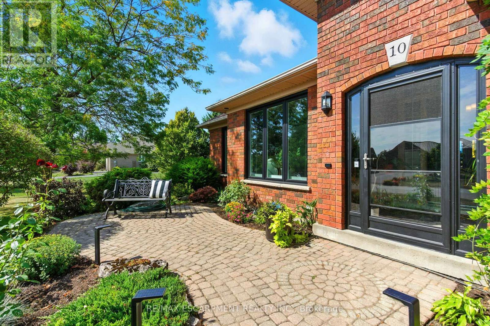 10 Featherstone Avenue, Haldimand, ON - Outdoor