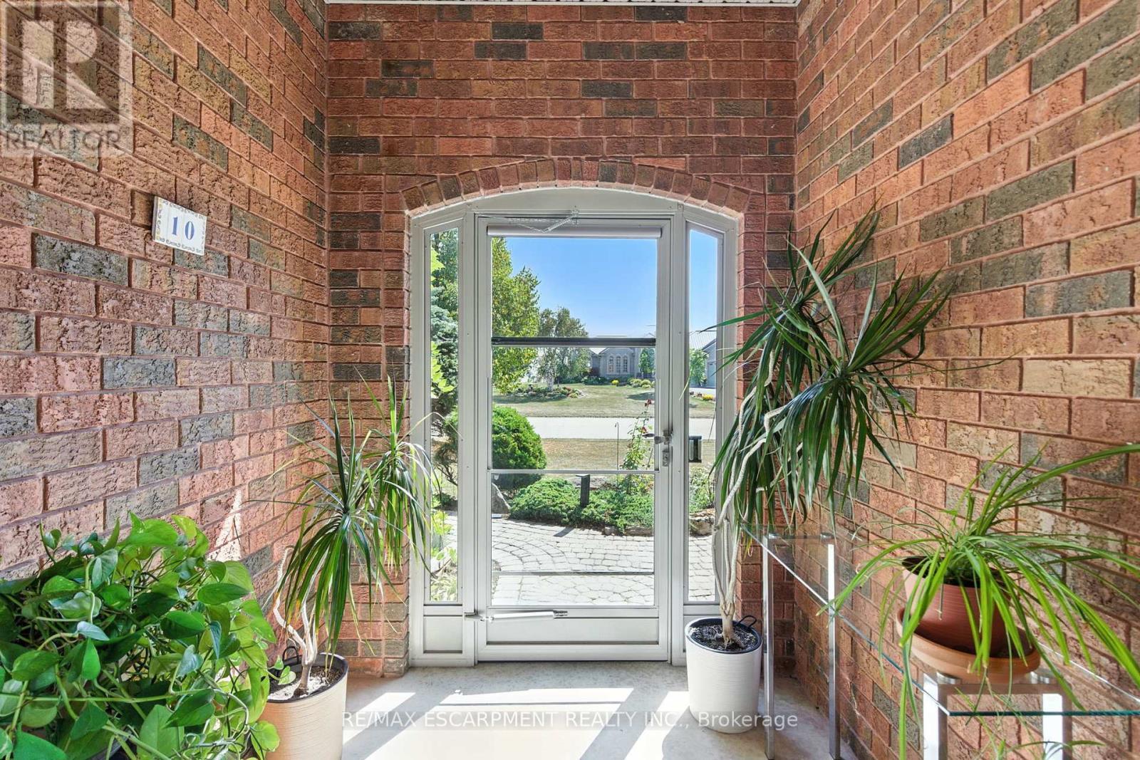 10 Featherstone Avenue, Haldimand, ON -