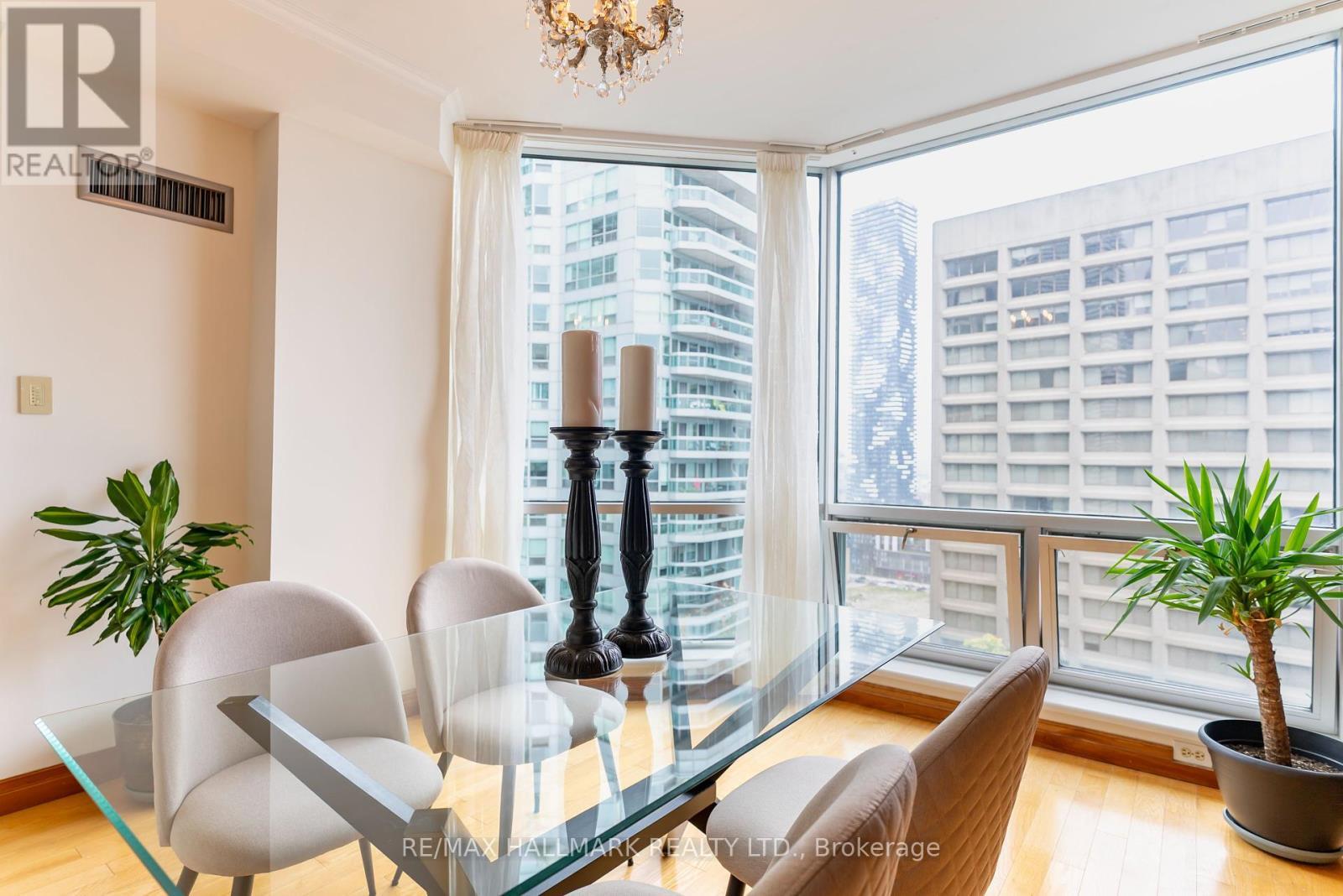 Ph9 - 10 Queens Quay W, Toronto, ON - Indoor Photo Showing Dining Room