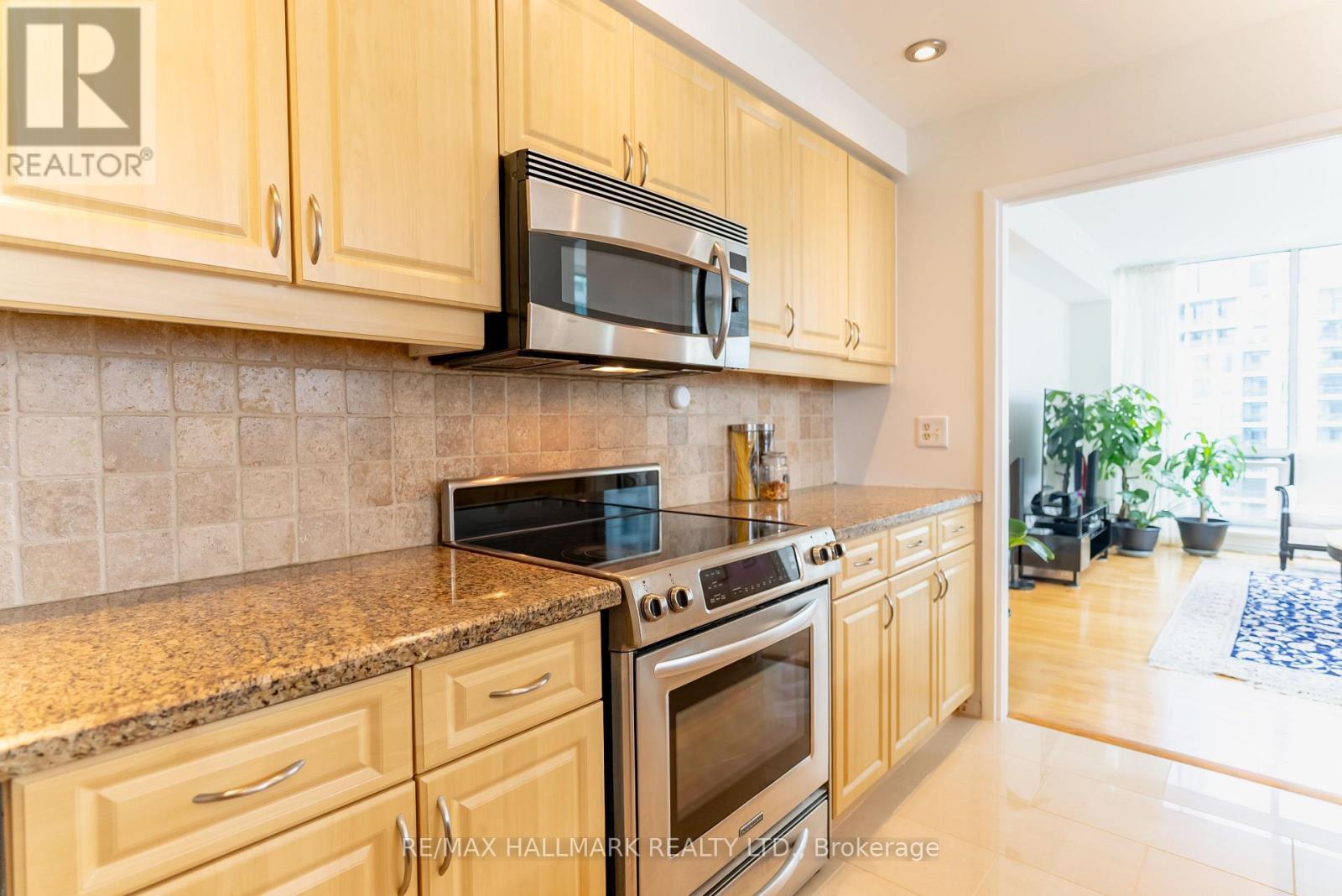Ph9 - 10 Queens Quay W, Toronto, ON - Indoor Photo Showing Kitchen