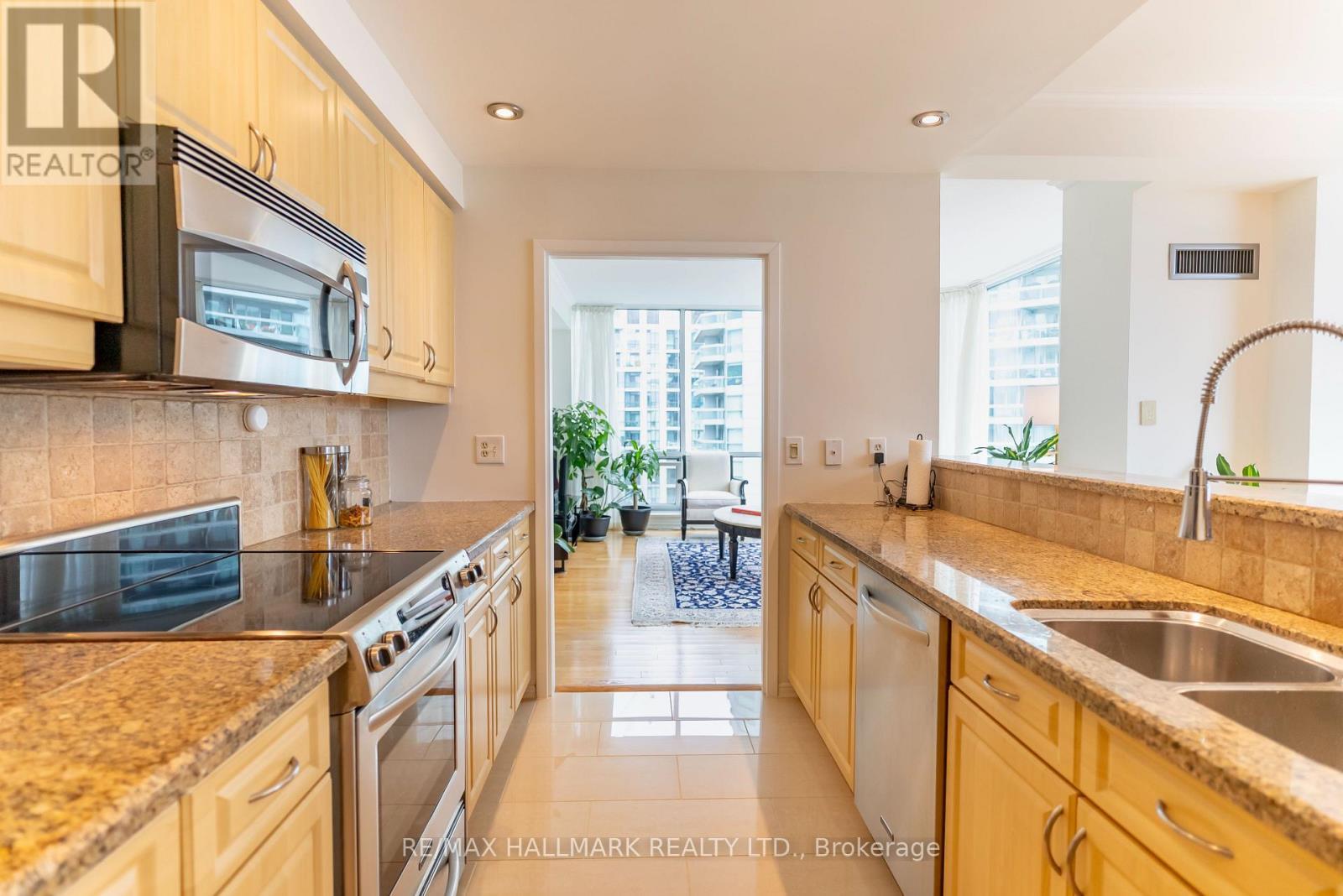 Ph9 - 10 Queens Quay W, Toronto, ON - Indoor Photo Showing Kitchen With Double Sink