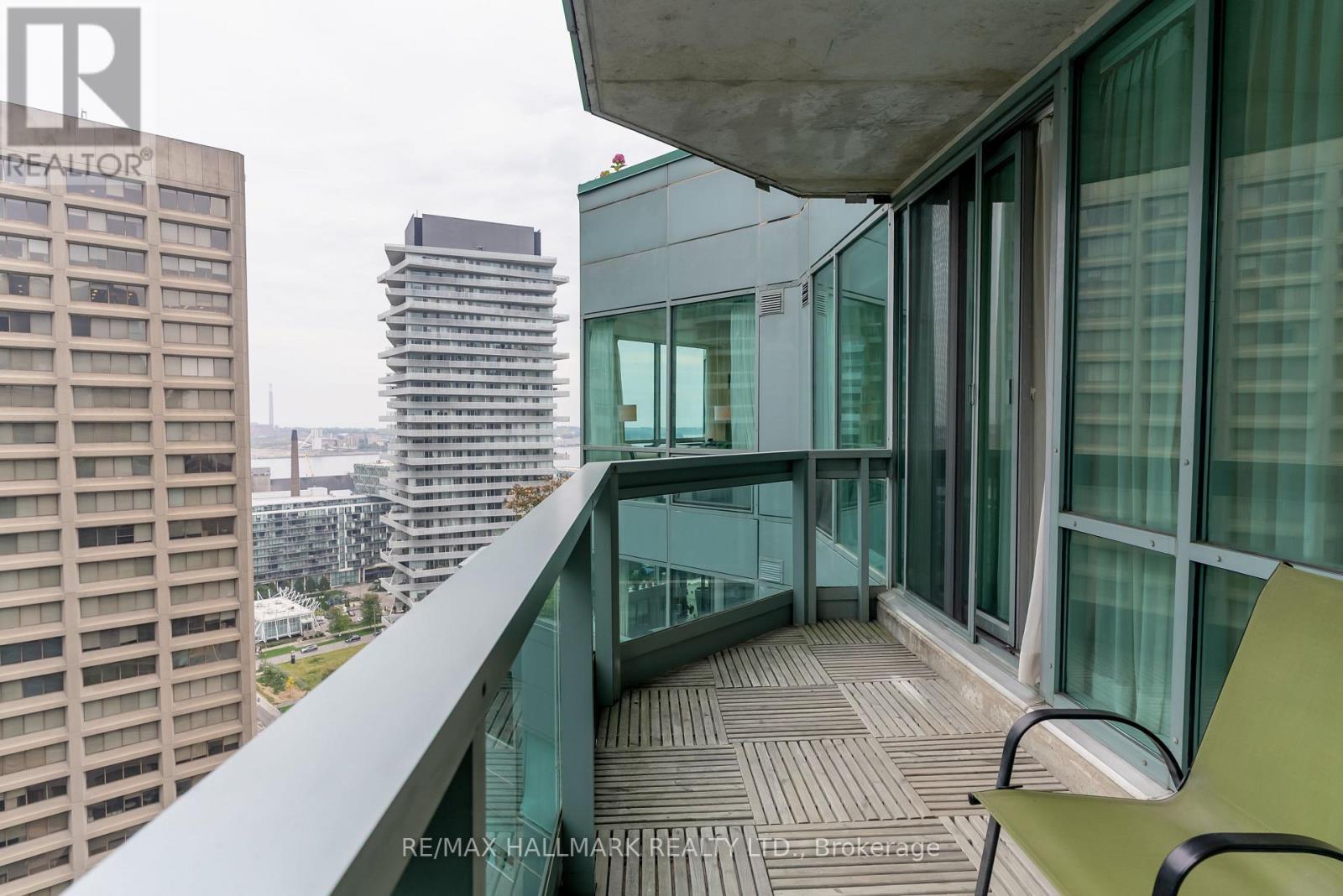 Ph9 - 10 Queens Quay W, Toronto, ON - Outdoor With Balcony With Exterior