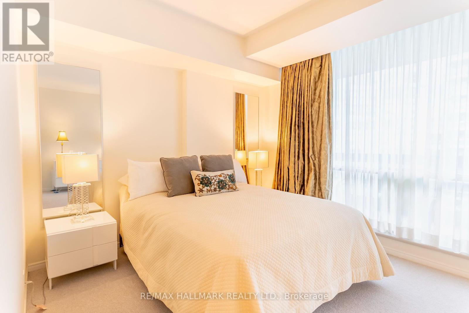 Ph9 - 10 Queens Quay W, Toronto, ON - Indoor Photo Showing Bedroom