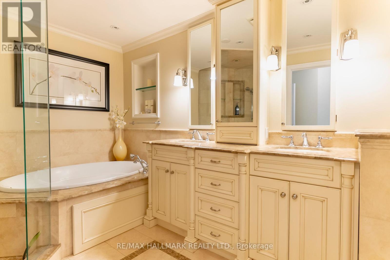 Ph9 - 10 Queens Quay W, Toronto, ON - Indoor Photo Showing Bathroom