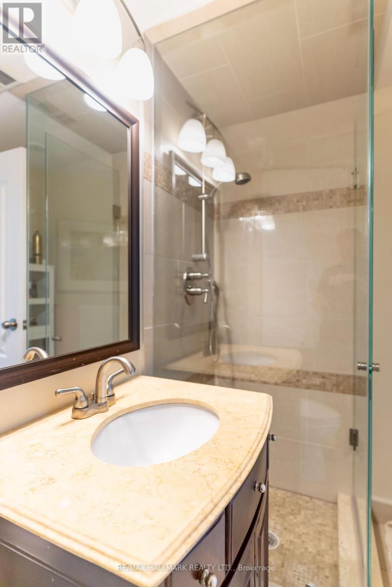 Ph9 - 10 Queens Quay W, Toronto, ON - Indoor Photo Showing Bathroom