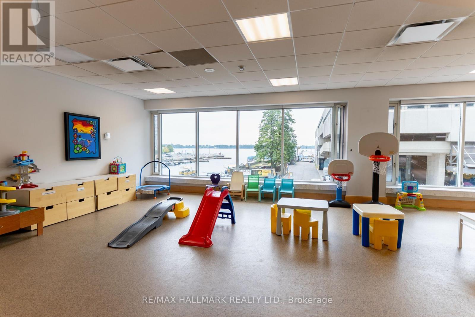 Ph9 - 10 Queens Quay W, Toronto, ON - Indoor Photo Showing Gym Room