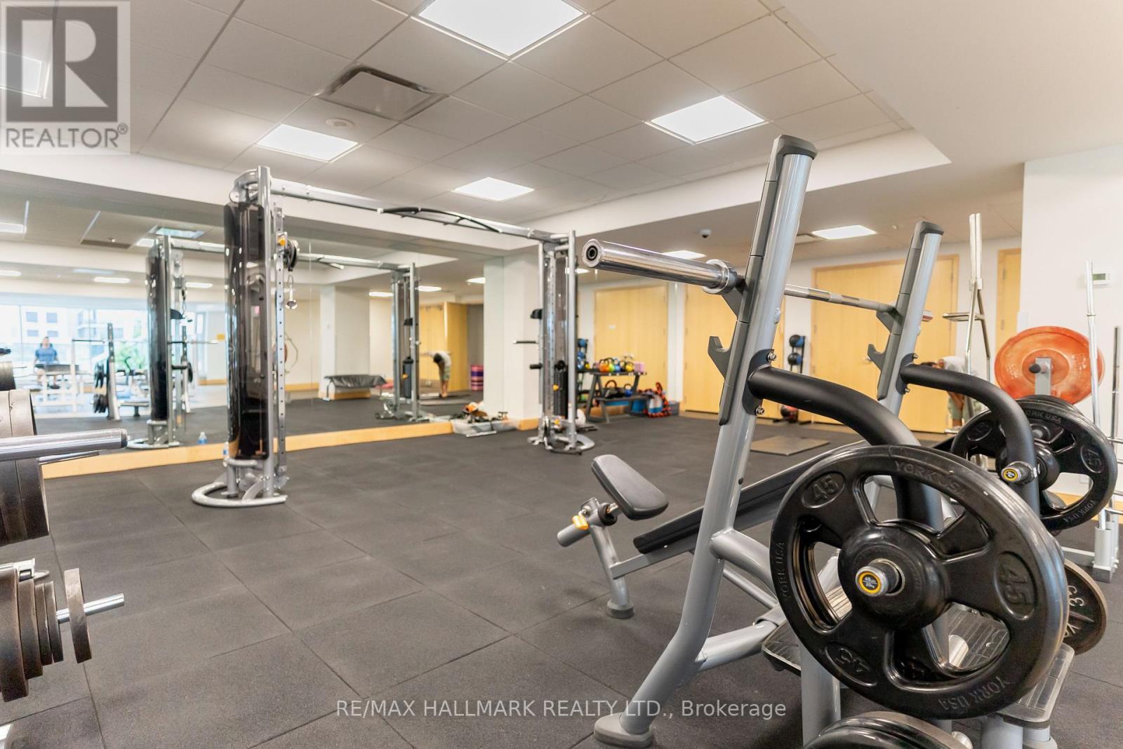 Ph9 - 10 Queens Quay W, Toronto, ON - Indoor Photo Showing Gym Room