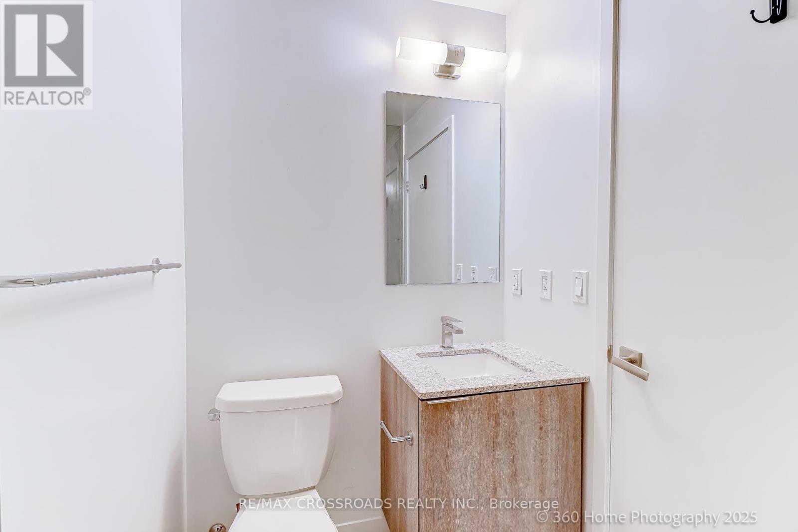 1306 - 31 Tippett Road, Toronto, ON - Indoor Photo Showing Bathroom