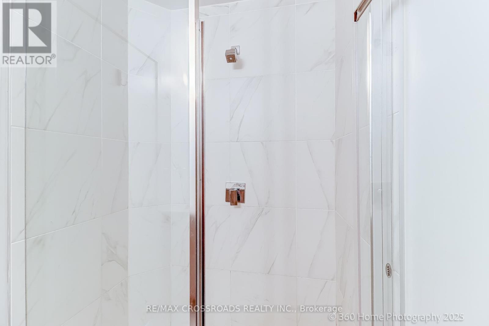 1306 - 31 Tippett Road, Toronto, ON - Indoor Photo Showing Bathroom