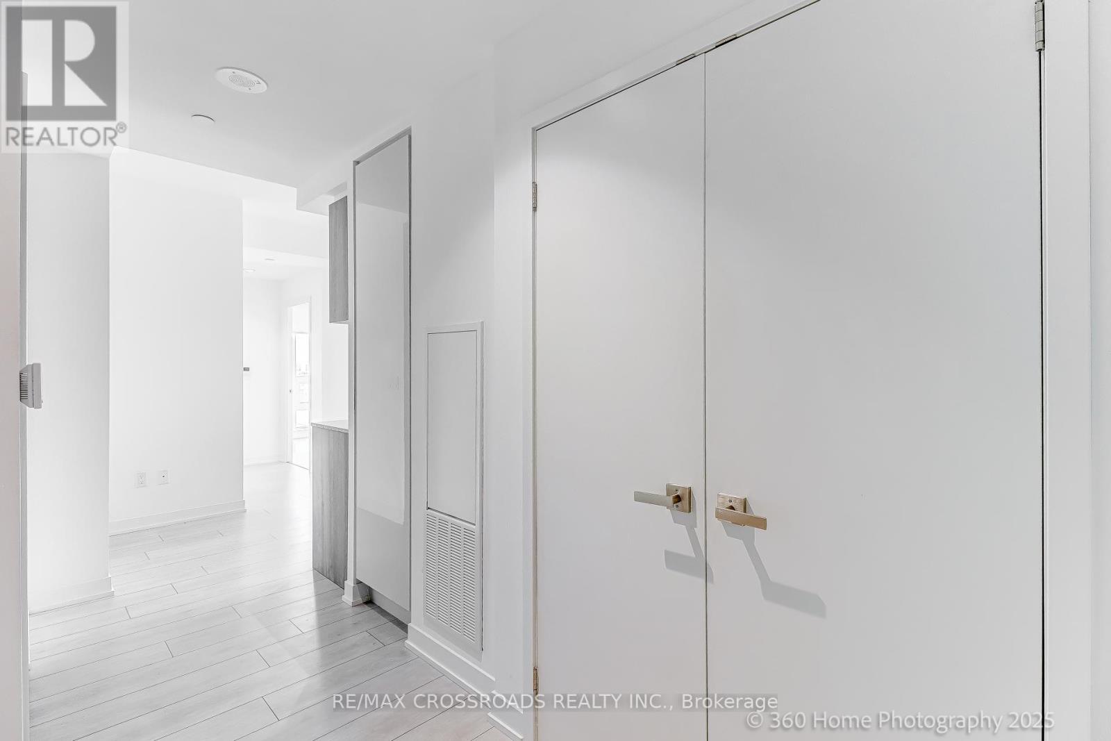 1306 - 31 Tippett Road, Toronto, ON -