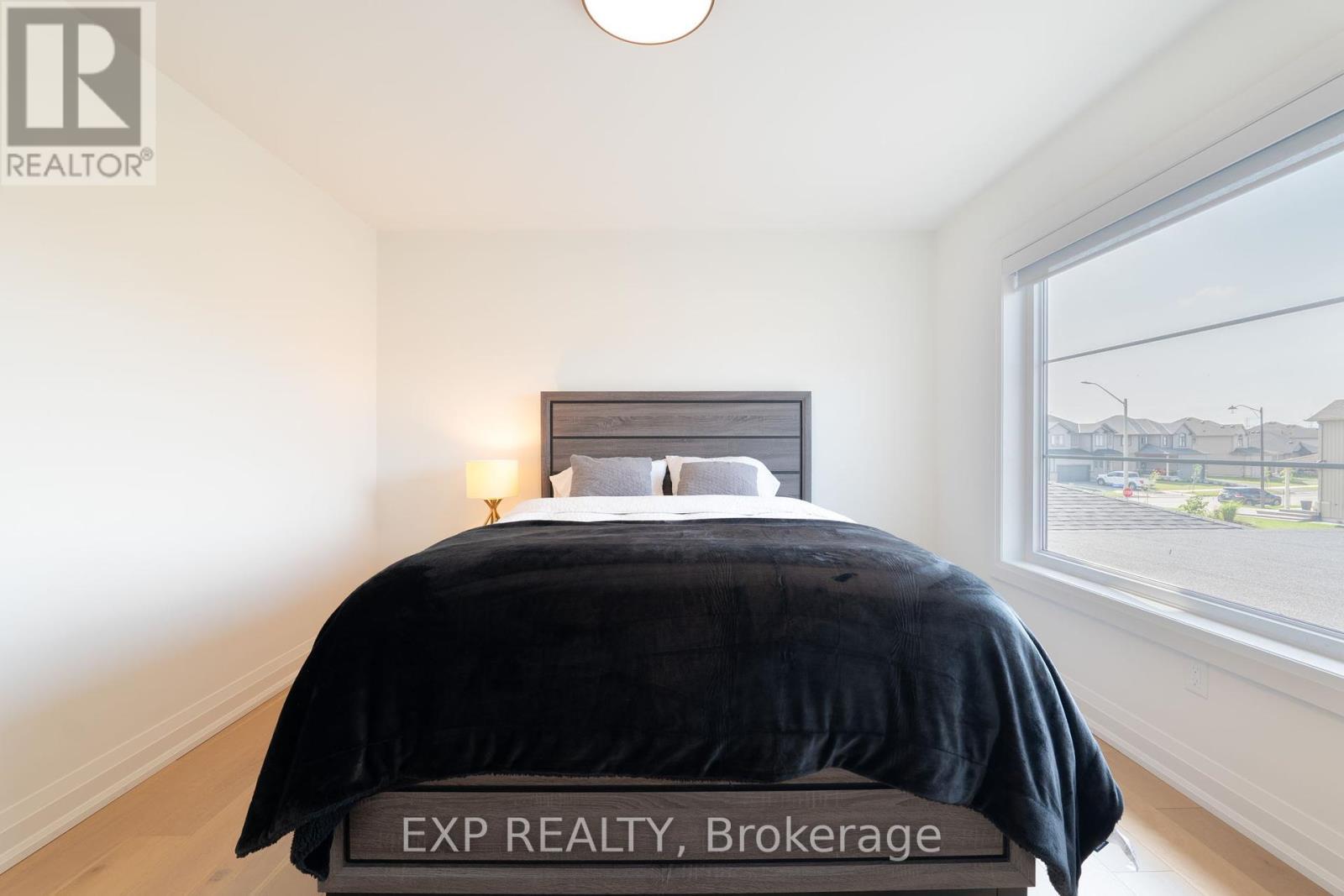 6 Cristallina Drive, Thorold, ON - Indoor Photo Showing Bedroom