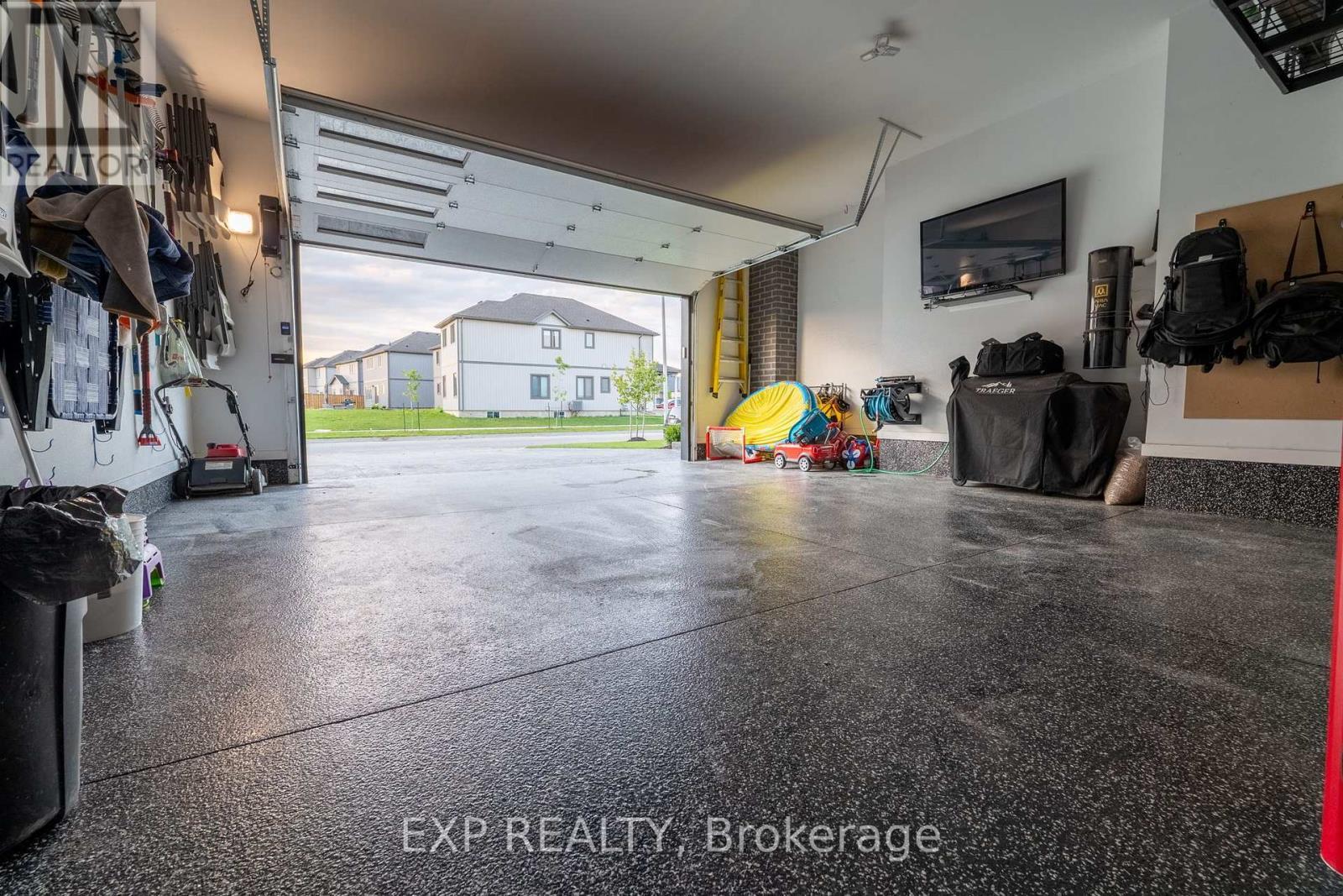 6 Cristallina Drive, Thorold, ON - Indoor Photo Showing Other Room