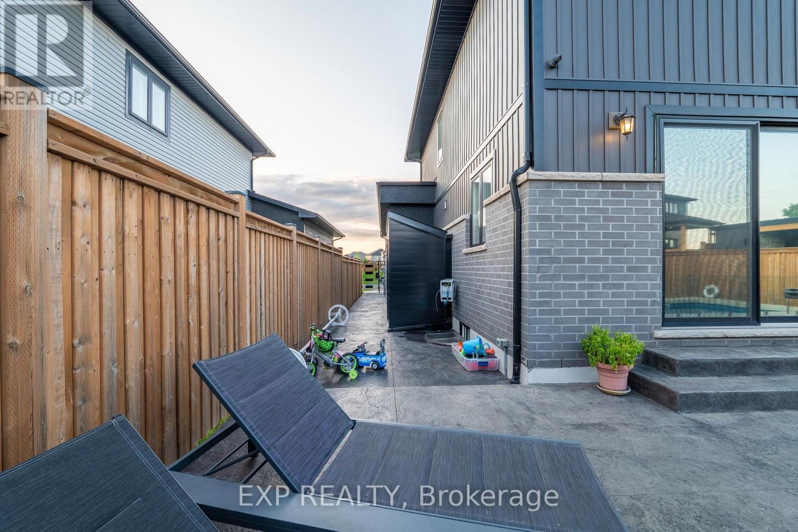 6 Cristallina Drive, Thorold, ON - Outdoor With Exterior