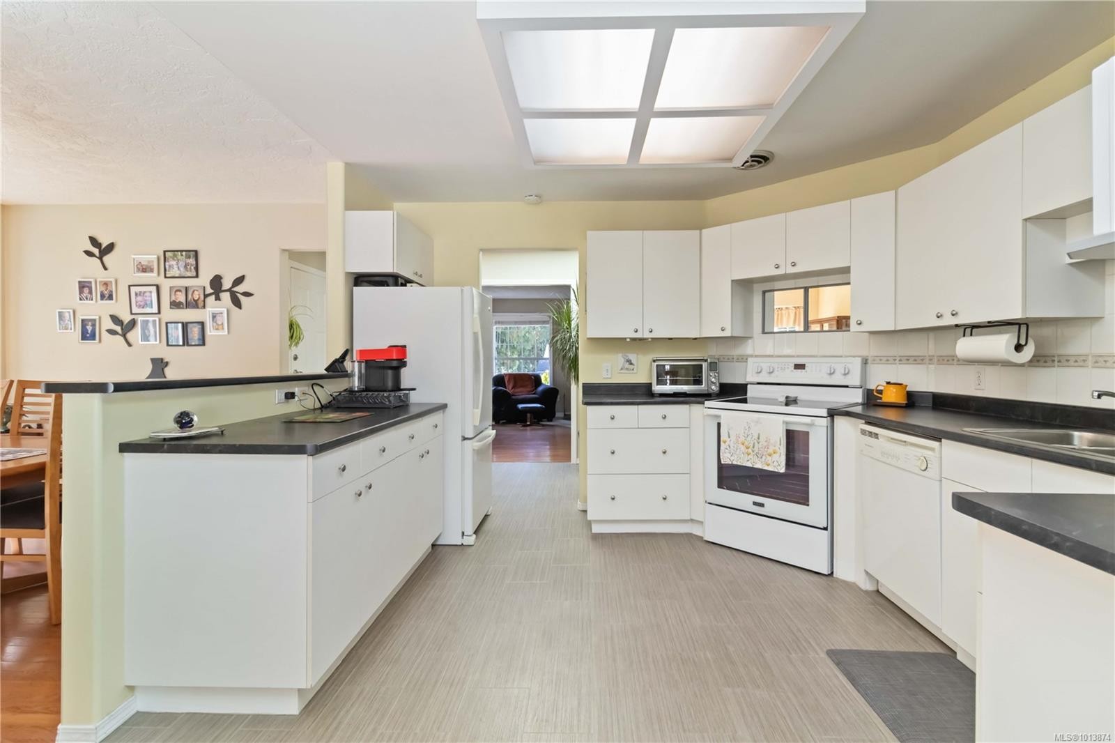 2161 Henlyn Dr, Sooke, BC