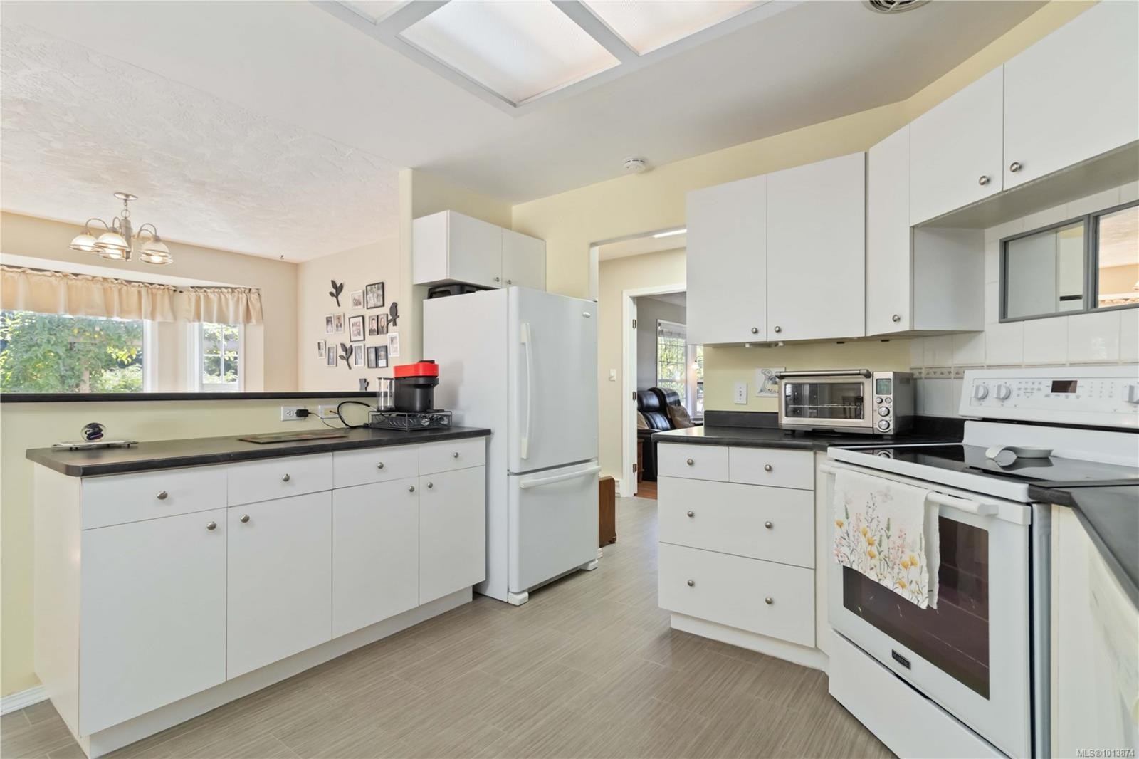 2161 Henlyn Dr, Sooke, BC