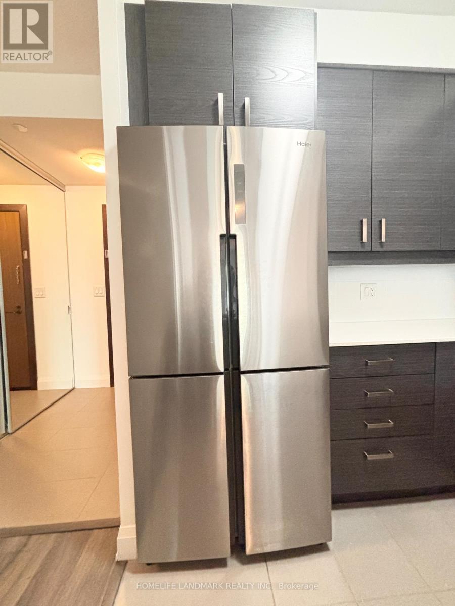 Double Door Fridge - 207 - 1 Uptown Drive, Markham, ON - Indoor Photo Showing Other Room