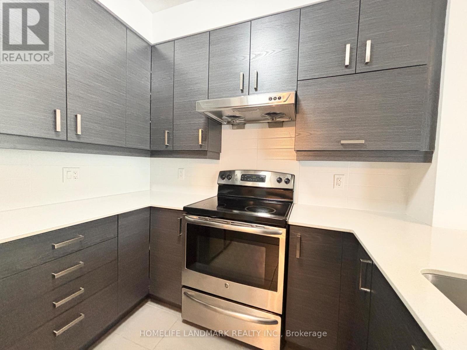 207 - 1 Uptown Drive, Markham, ON - Indoor Photo Showing Kitchen