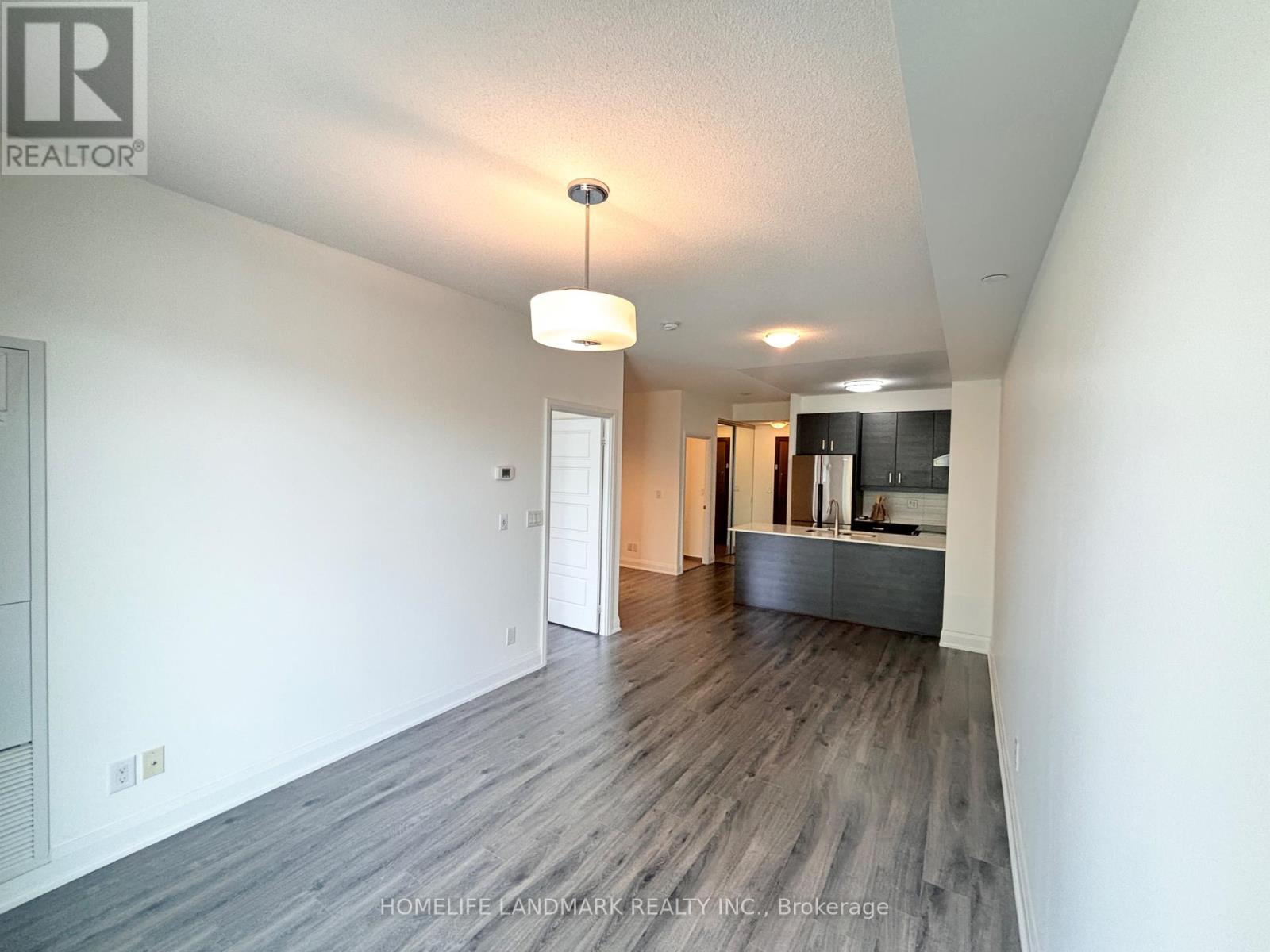 207 - 1 Uptown Drive, Markham, ON - Indoor