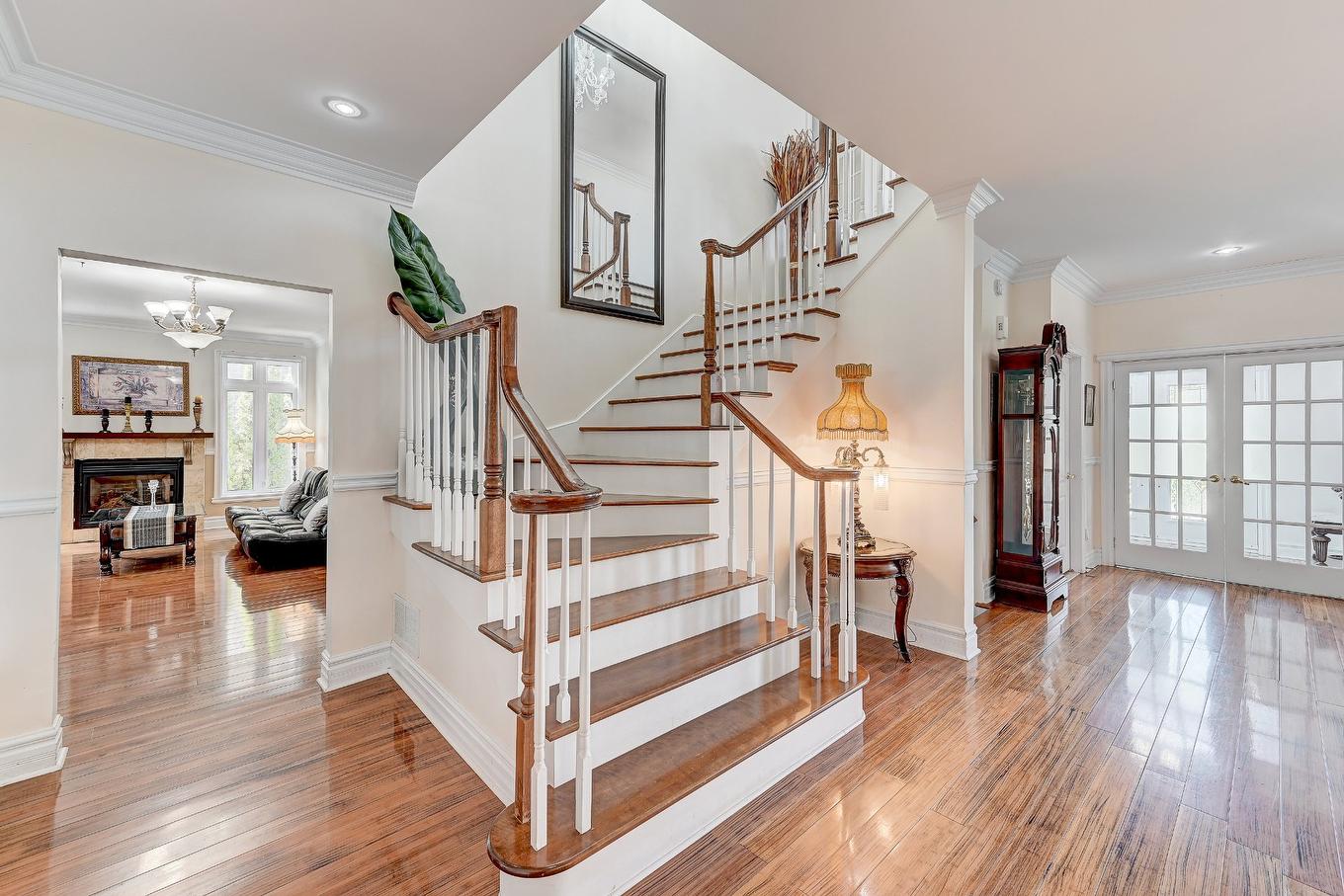 Escalier - 136 Rue Jean-De Ronceray, Carignan, QC - Indoor Photo Showing Other Room