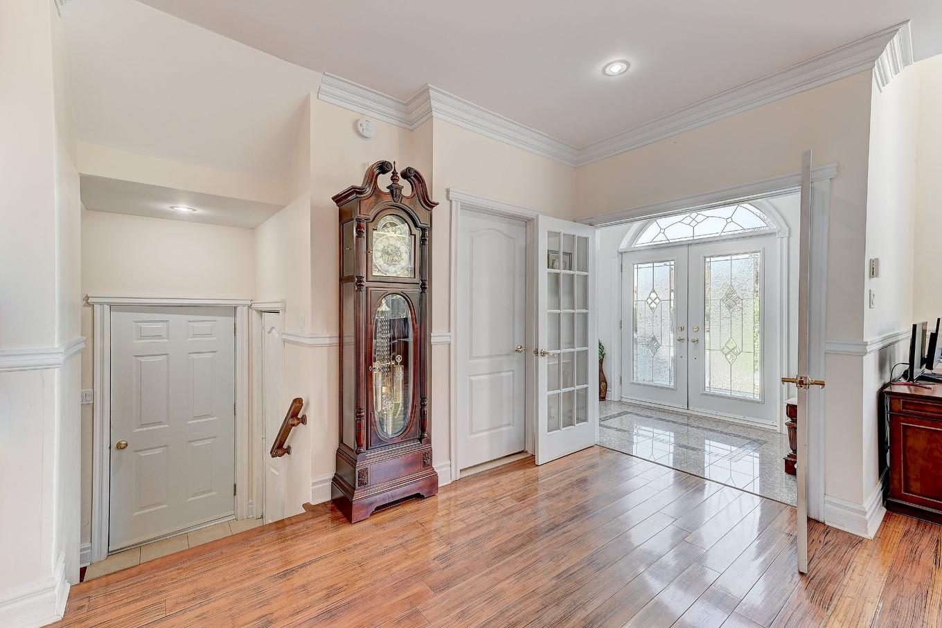 Hall d'entrée/Vestibule - 136 Rue Jean-De Ronceray, Carignan, QC - Indoor Photo Showing Other Room