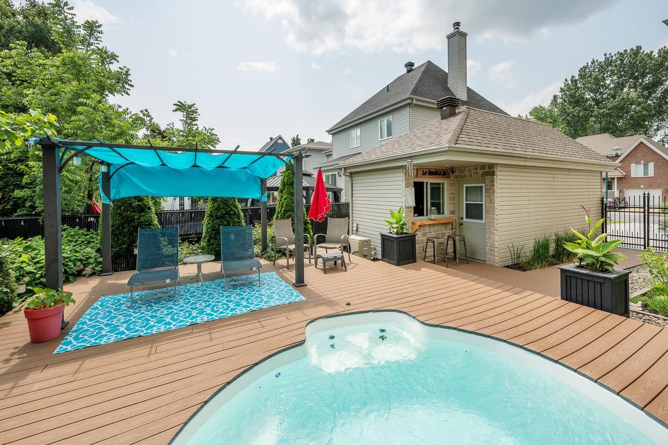 Extérieur - 52 Rue De Lourtel, Saint-Jean-Sur-Richelieu, QC - Outdoor With Deck Patio Veranda With Exterior