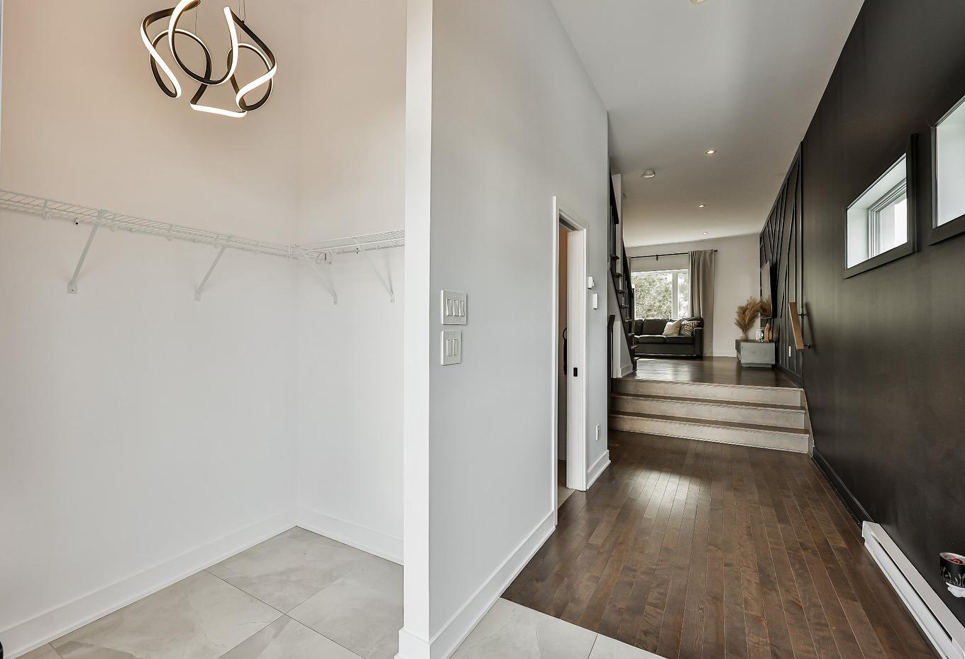 Hall - Rue Des Rêves, Sainte-Julienne, QC - Indoor Photo Showing Other Room