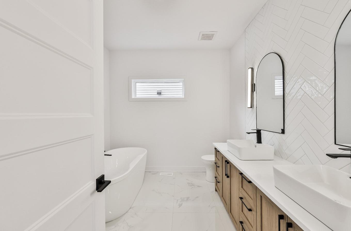 Salle de bains - Rue Des Rêves, Sainte-Julienne, QC - Indoor Photo Showing Bathroom