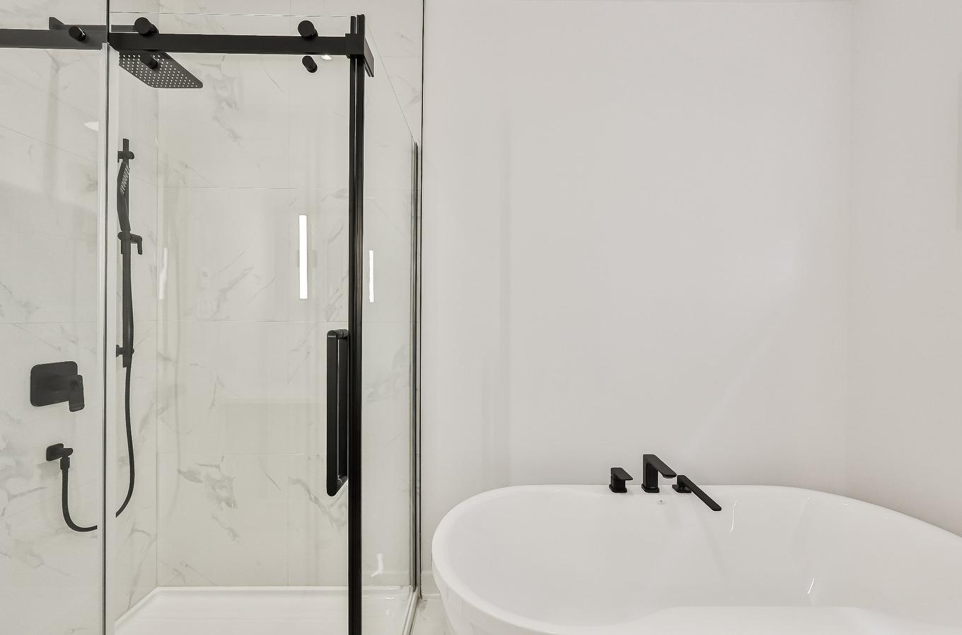 Salle de bains - Rue Des Rêves, Sainte-Julienne, QC - Indoor Photo Showing Bathroom